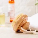 Brosse de drainage lymphatique en bois - Aroma Zona Maroc